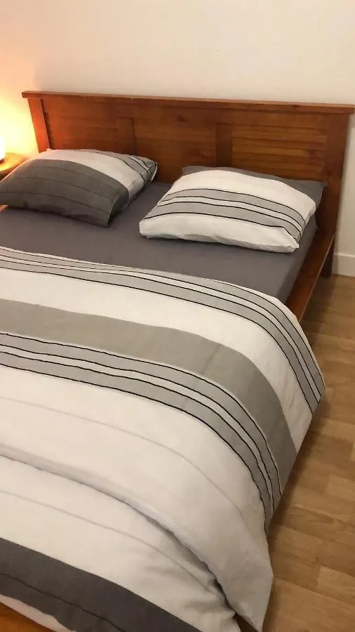 28 Rue Poulet Apartment Paris
